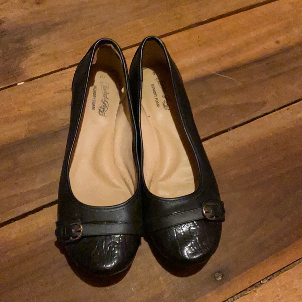 black faded glory flats size 10
